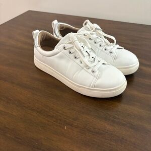Maurices 8 1/2 White and Silver Casual Sneakers comfort Kendall shoes